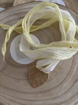 Collar SEDA MARSELLA
Blanco-Amarillo Pálido